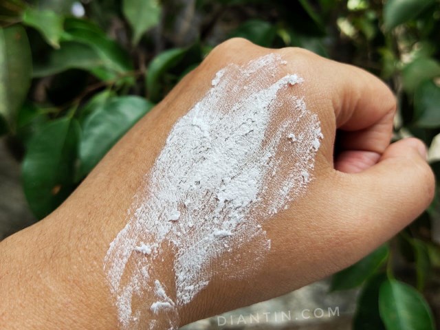 Tekstur body scrub scarlett whitening