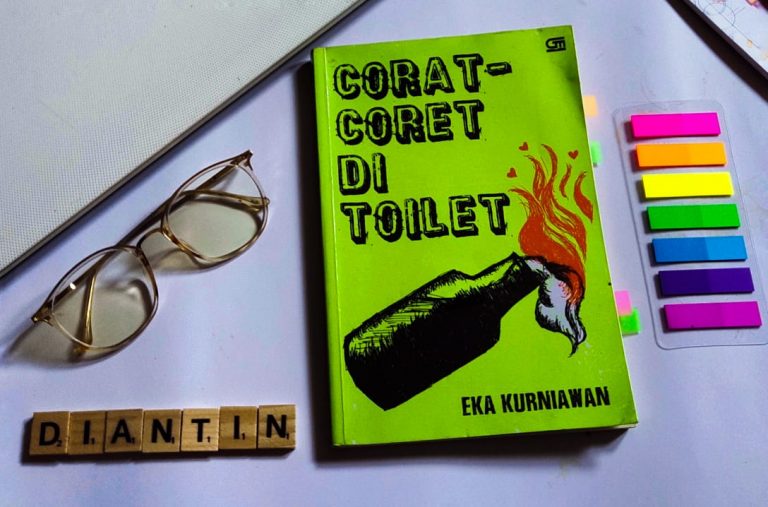 Review Buku Corat coret Di Toilet Karya Eka Kurniawan