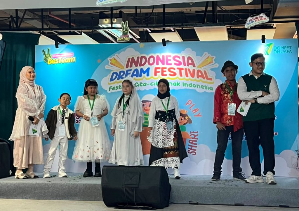 peserta menyanyi